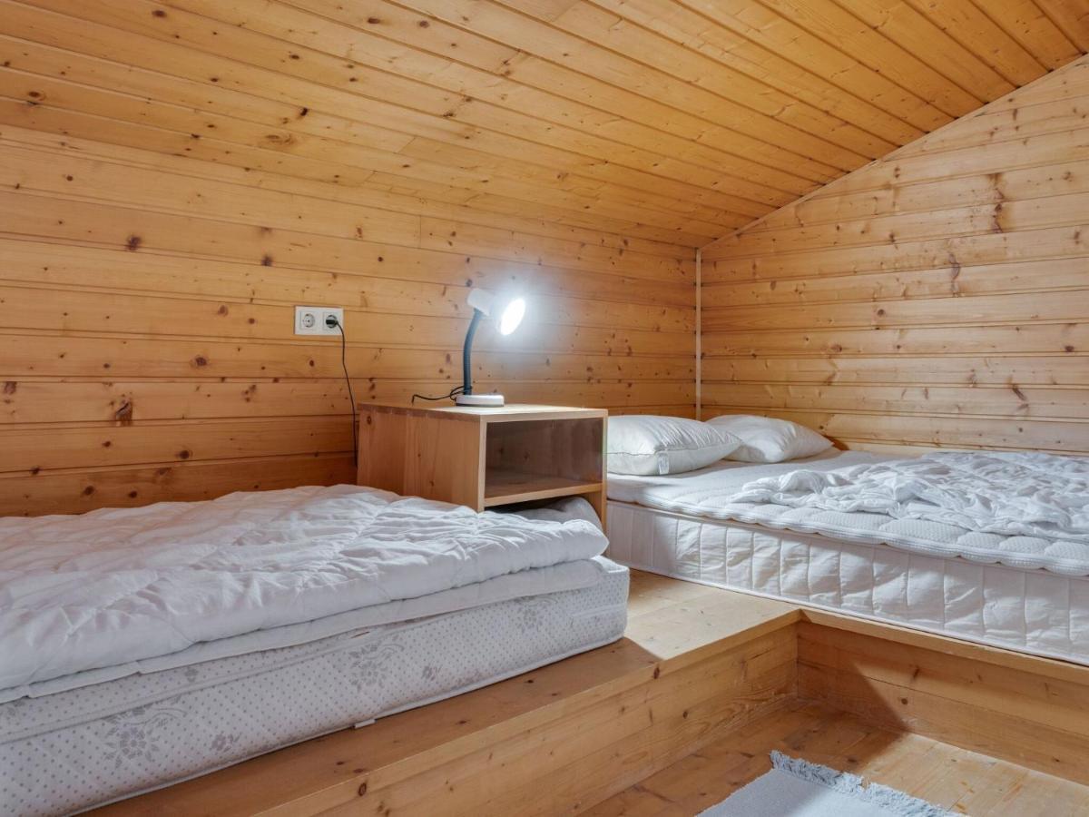 Spacious Chalet In Maishofen Near Forest Exterior photo